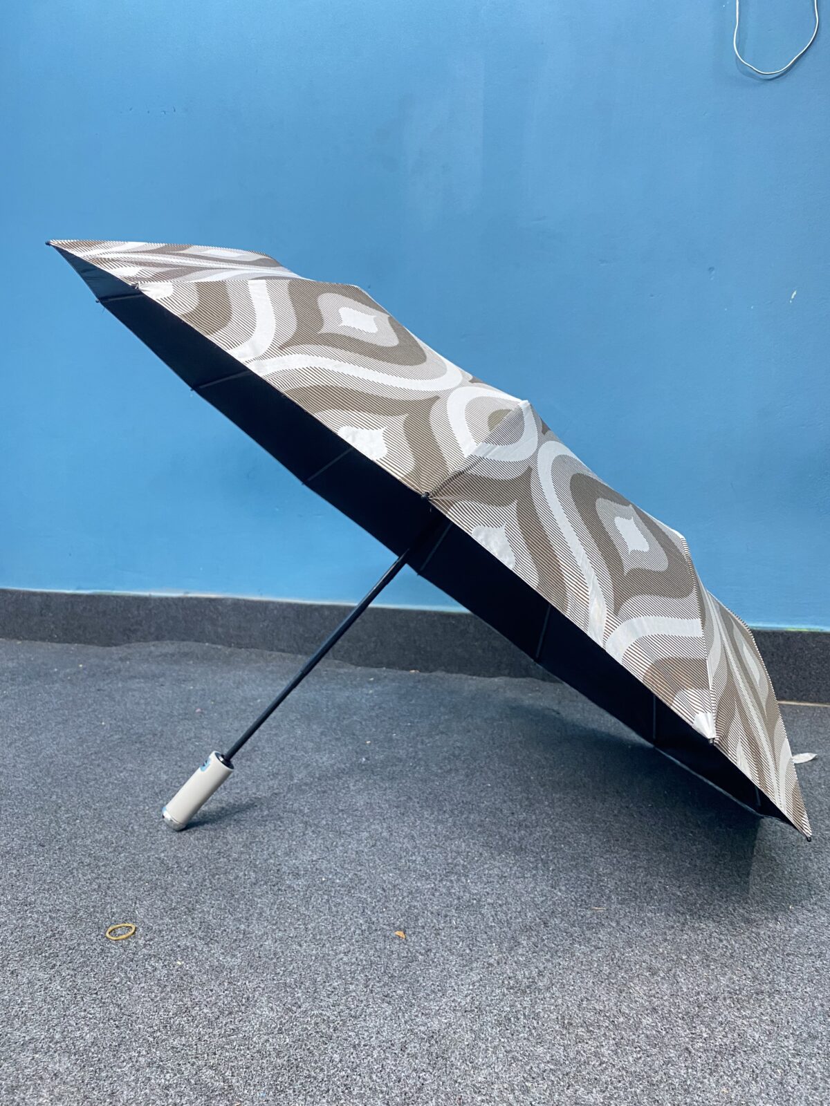 LED টর্চলাইট ফোল্ডেবল প্রিমিয়াম ছাতা - Image 2